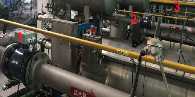 三臺電磁流量計安裝在現(xiàn)場三套殺菌釜上.jpg